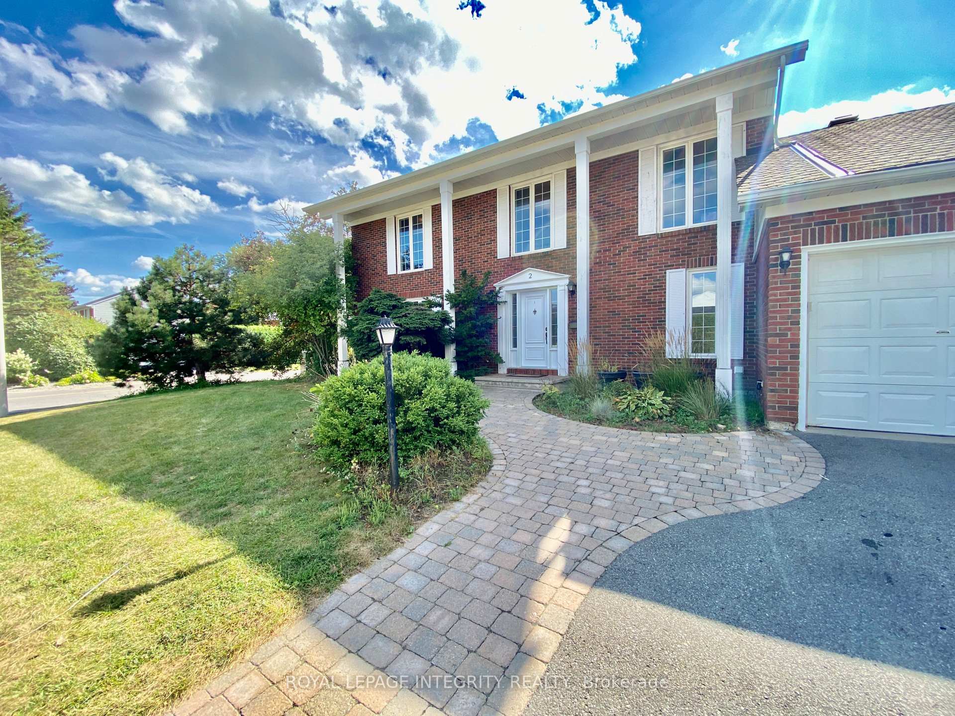 Photo 3 of 2 Tunbridge Court, Ottawa, Pineglen/Country Place — HOMEH