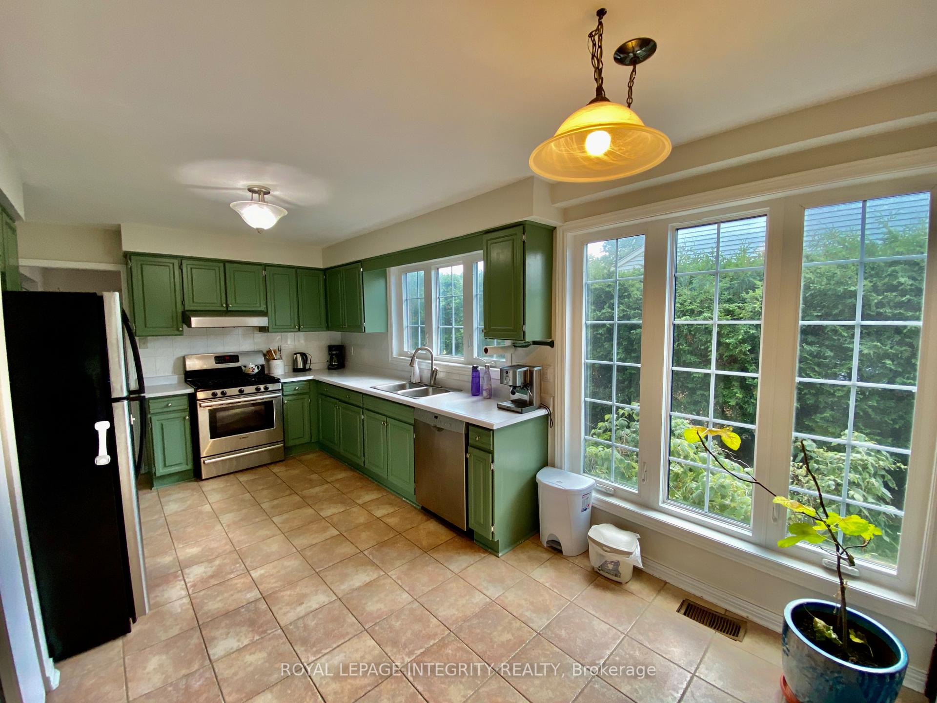 Photo 11 of 2 Tunbridge Court, Ottawa, Pineglen/Country Place — HOMEH
