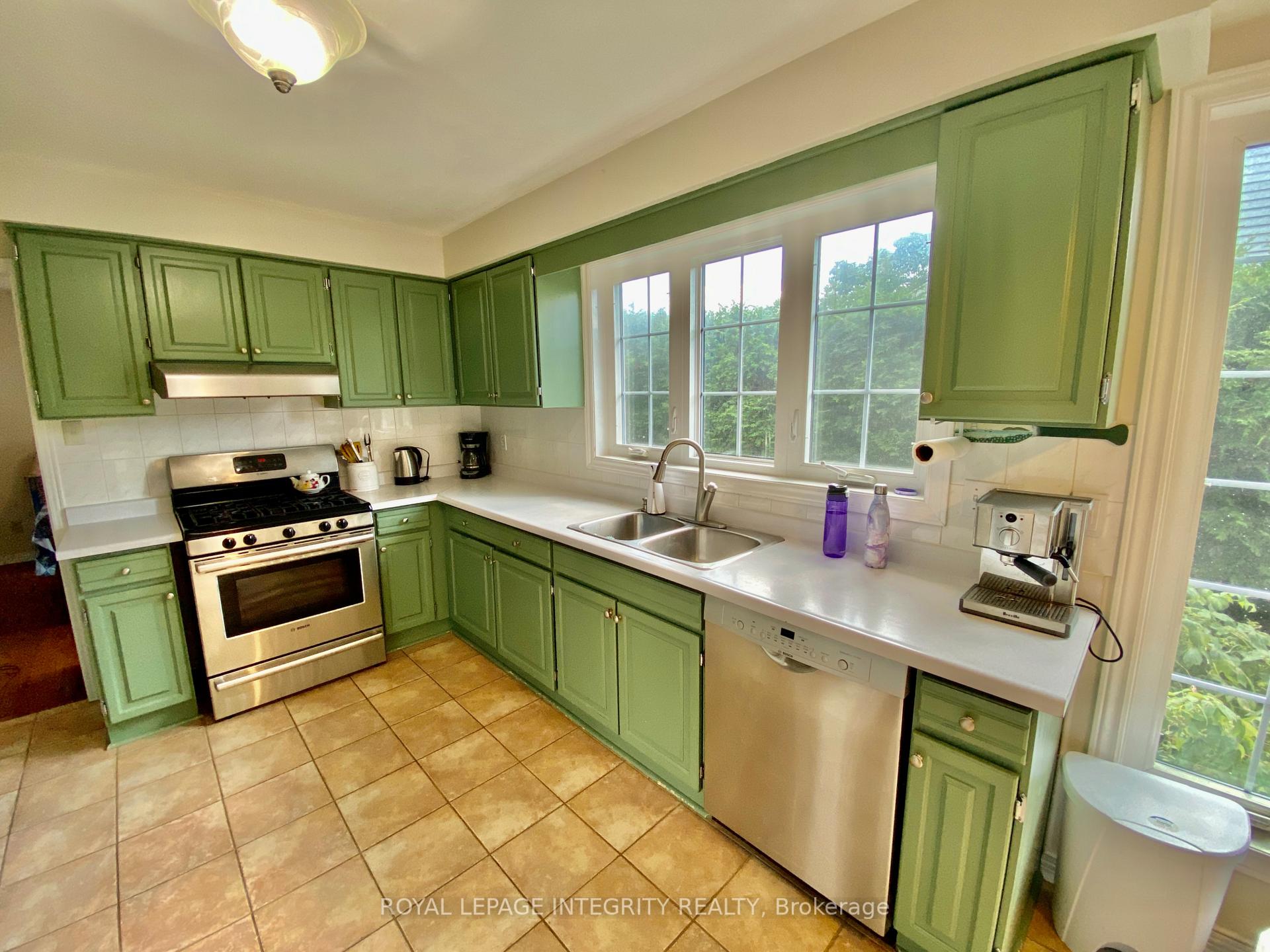 Photo 12 of 2 Tunbridge Court, Ottawa, Pineglen/Country Place — HOMEH
