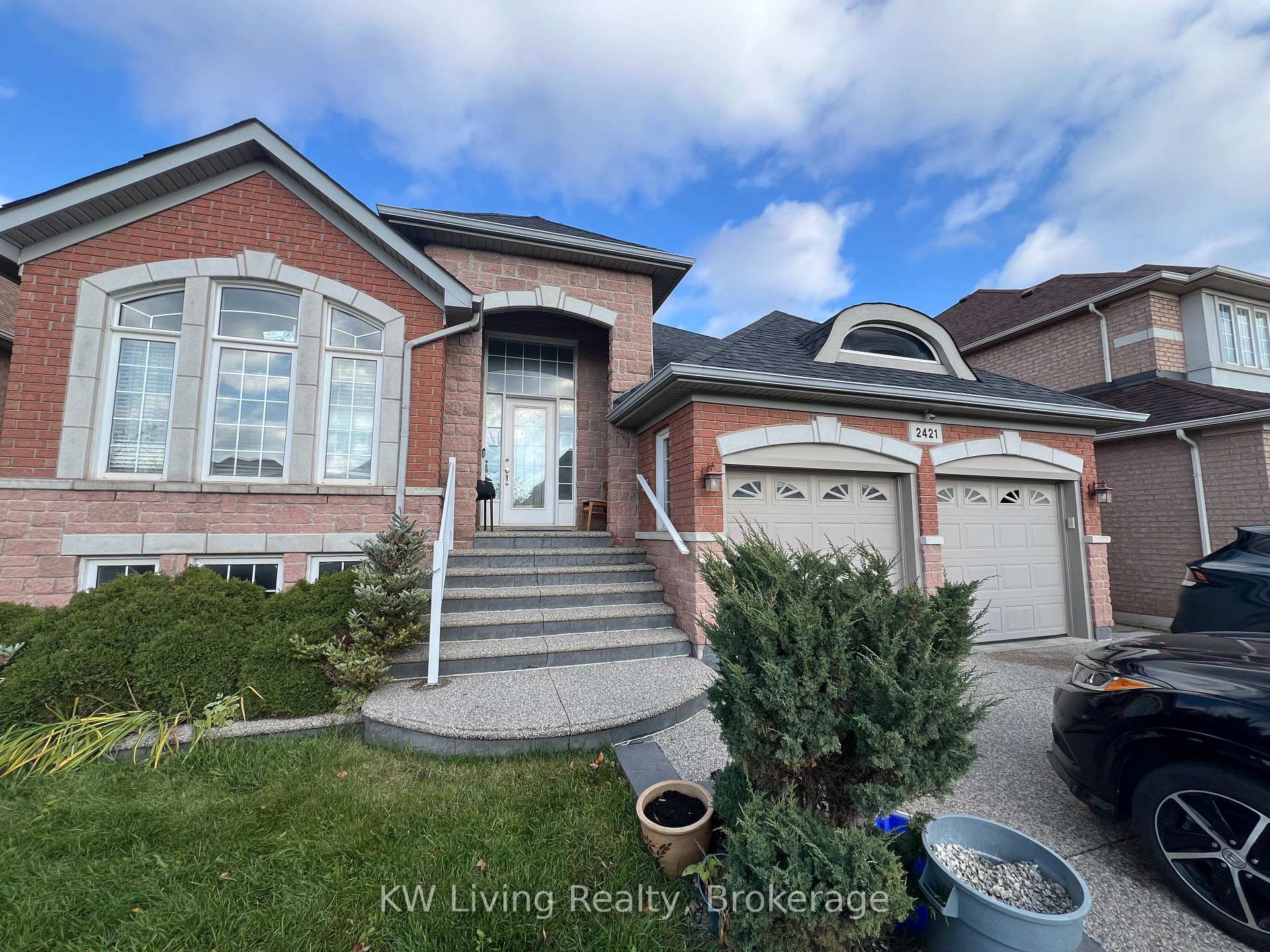 Photo 1 of 2421 Eighth Line, Oakville, Joshua Creek — HOMEH