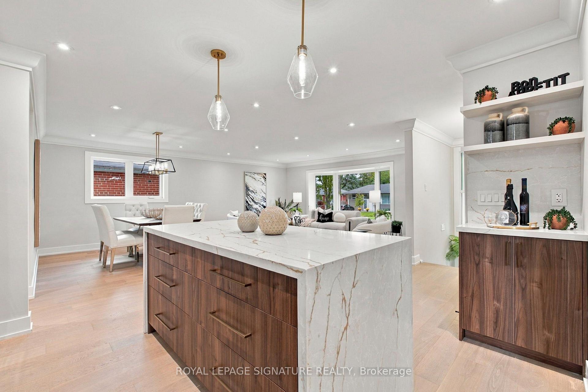 Photo 3 of 11 Brook Tree Crescent, Etobicoke, Willowridge-Martingrove-Richview — HOMEH