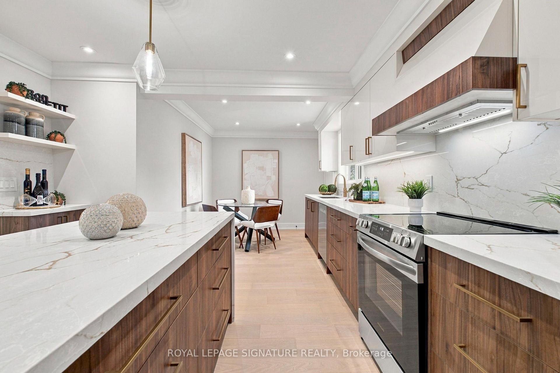 Photo 5 of 11 Brook Tree Crescent, Etobicoke, Willowridge-Martingrove-Richview — HOMEH