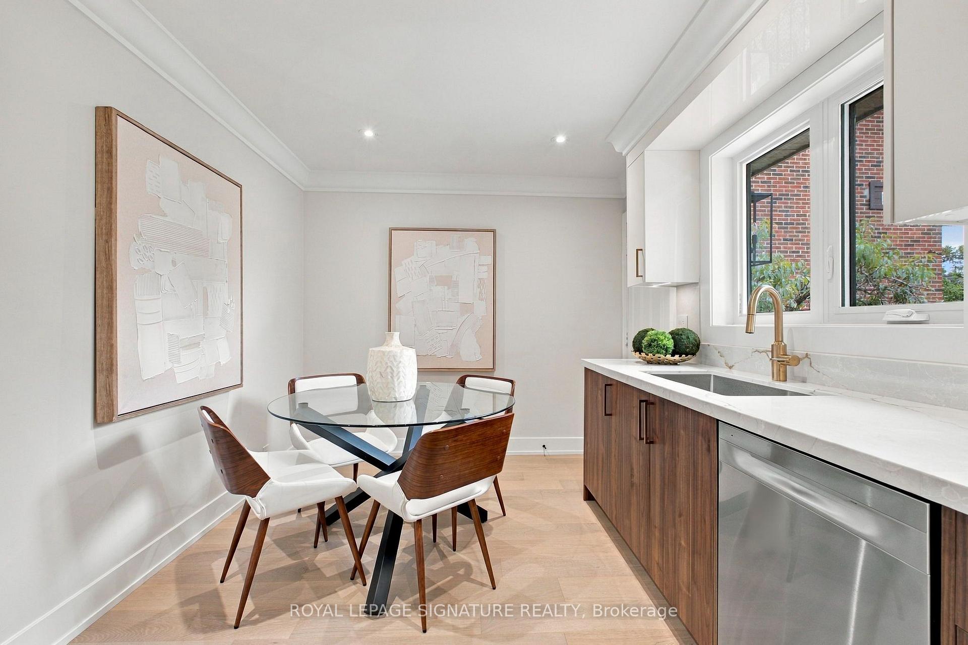 Photo 6 of 11 Brook Tree Crescent, Etobicoke, Willowridge-Martingrove-Richview — HOMEH