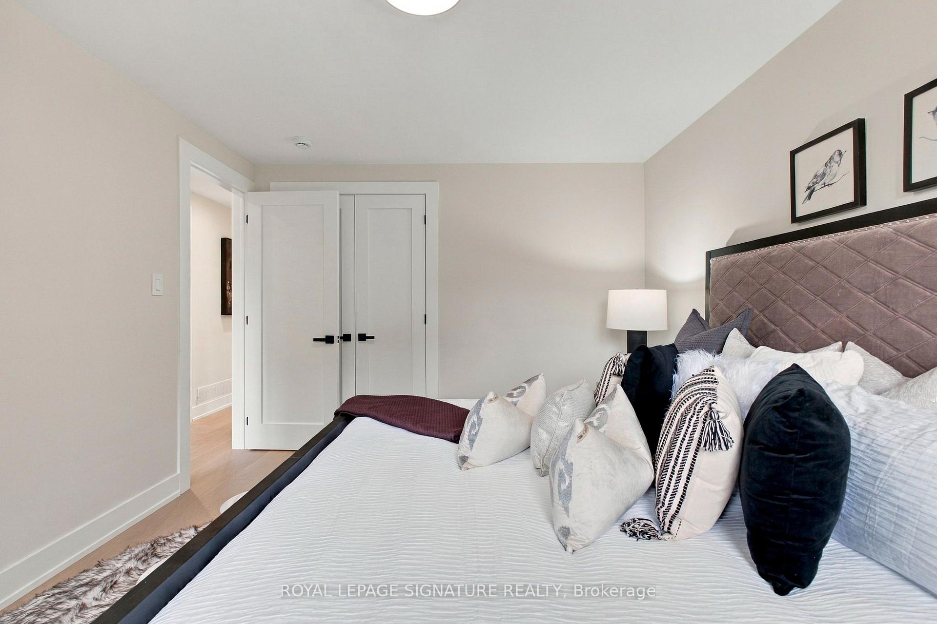 Photo 16 of 11 Brook Tree Crescent, Etobicoke, Willowridge-Martingrove-Richview — HOMEH