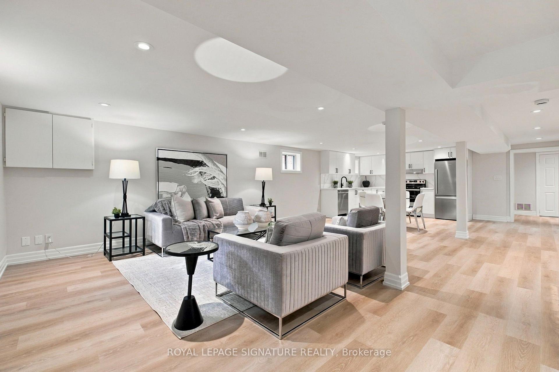 Photo 25 of 11 Brook Tree Crescent, Etobicoke, Willowridge-Martingrove-Richview — HOMEH