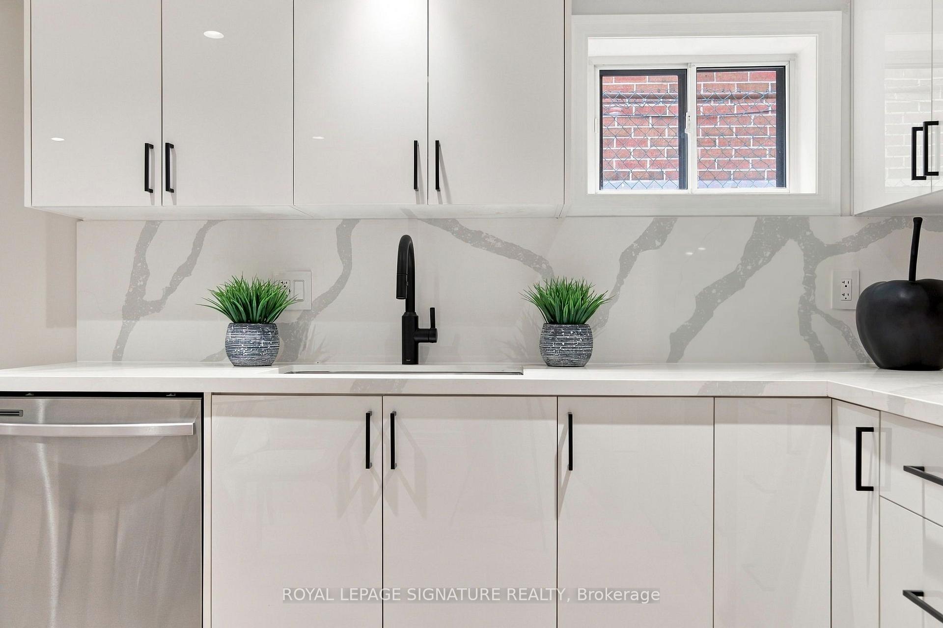 Photo 29 of 11 Brook Tree Crescent, Etobicoke, Willowridge-Martingrove-Richview — HOMEH