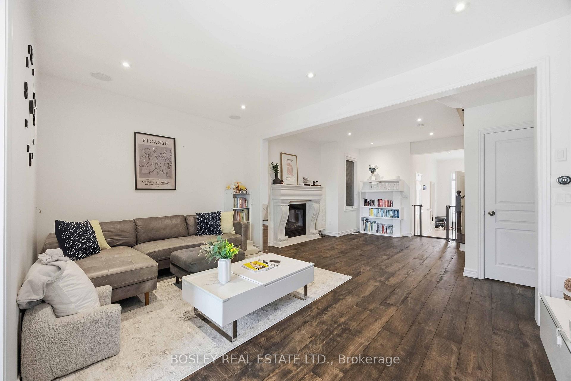 Photo 3 of 39 Alexie Way, Vaughan, Vellore Village — HOMEH