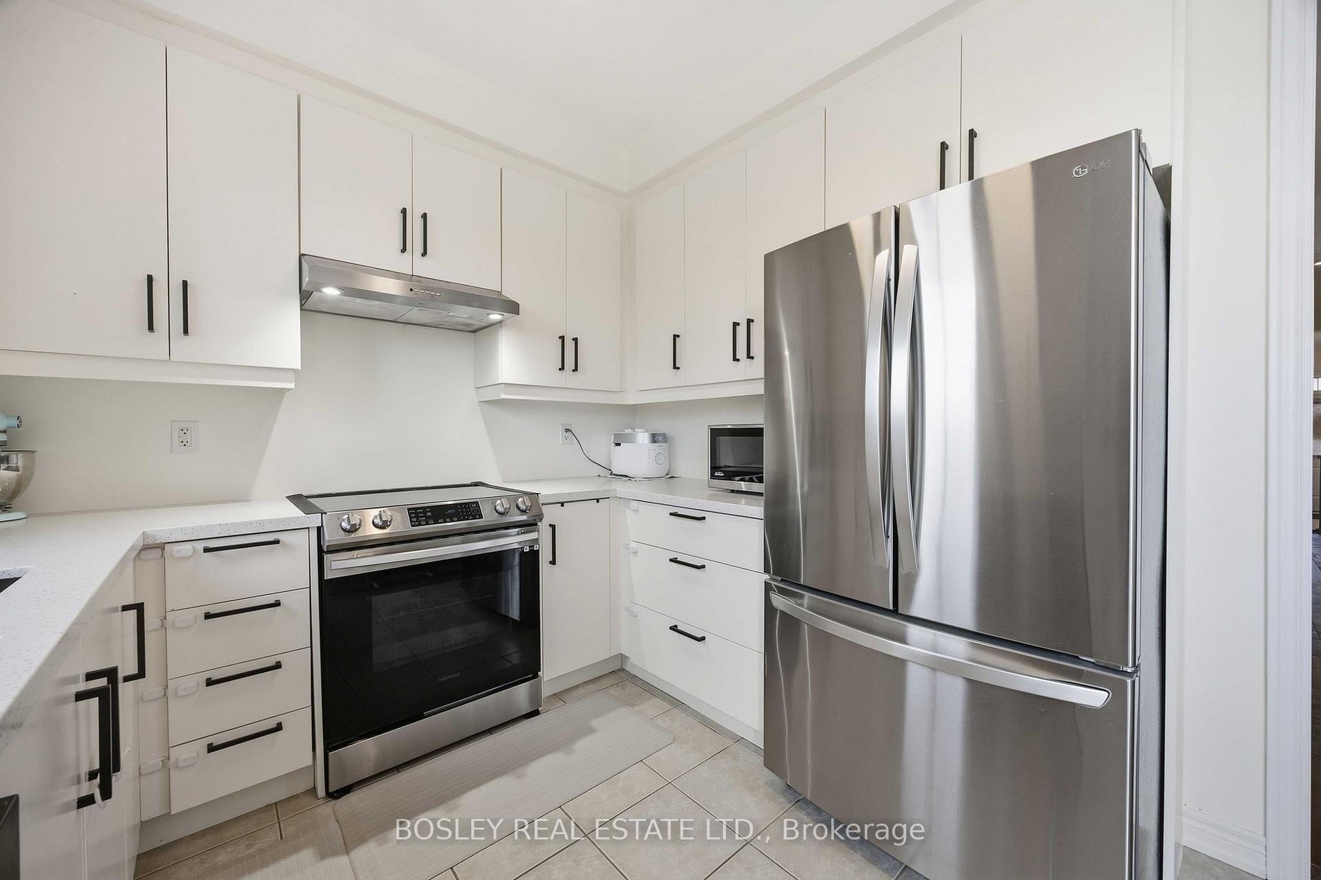Photo 12 of 39 Alexie Way, Vaughan, Vellore Village — HOMEH