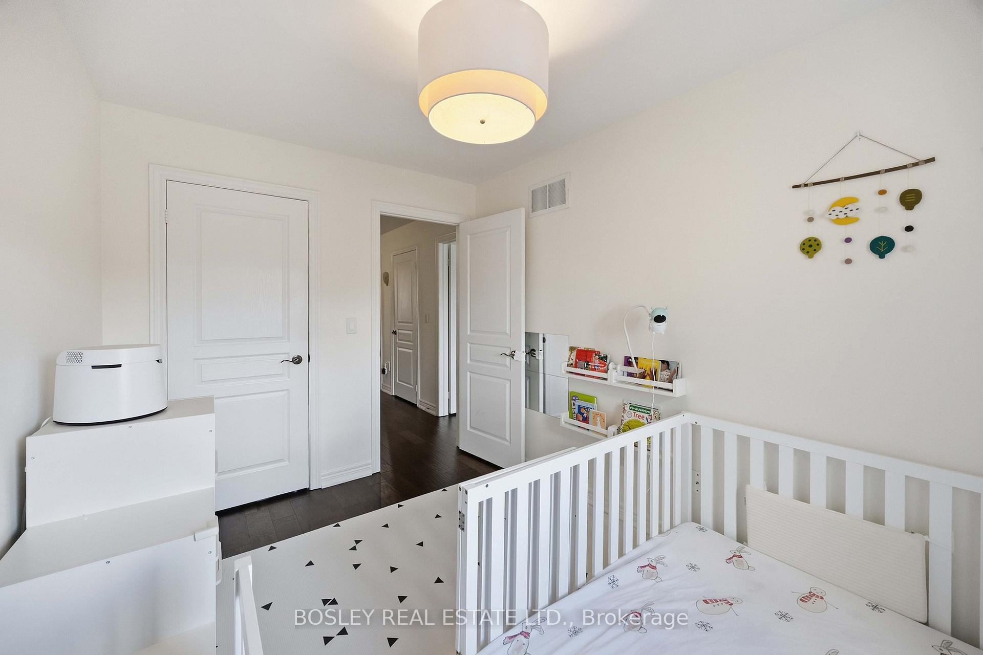 Photo 18 of 39 Alexie Way, Vaughan, Vellore Village — HOMEH