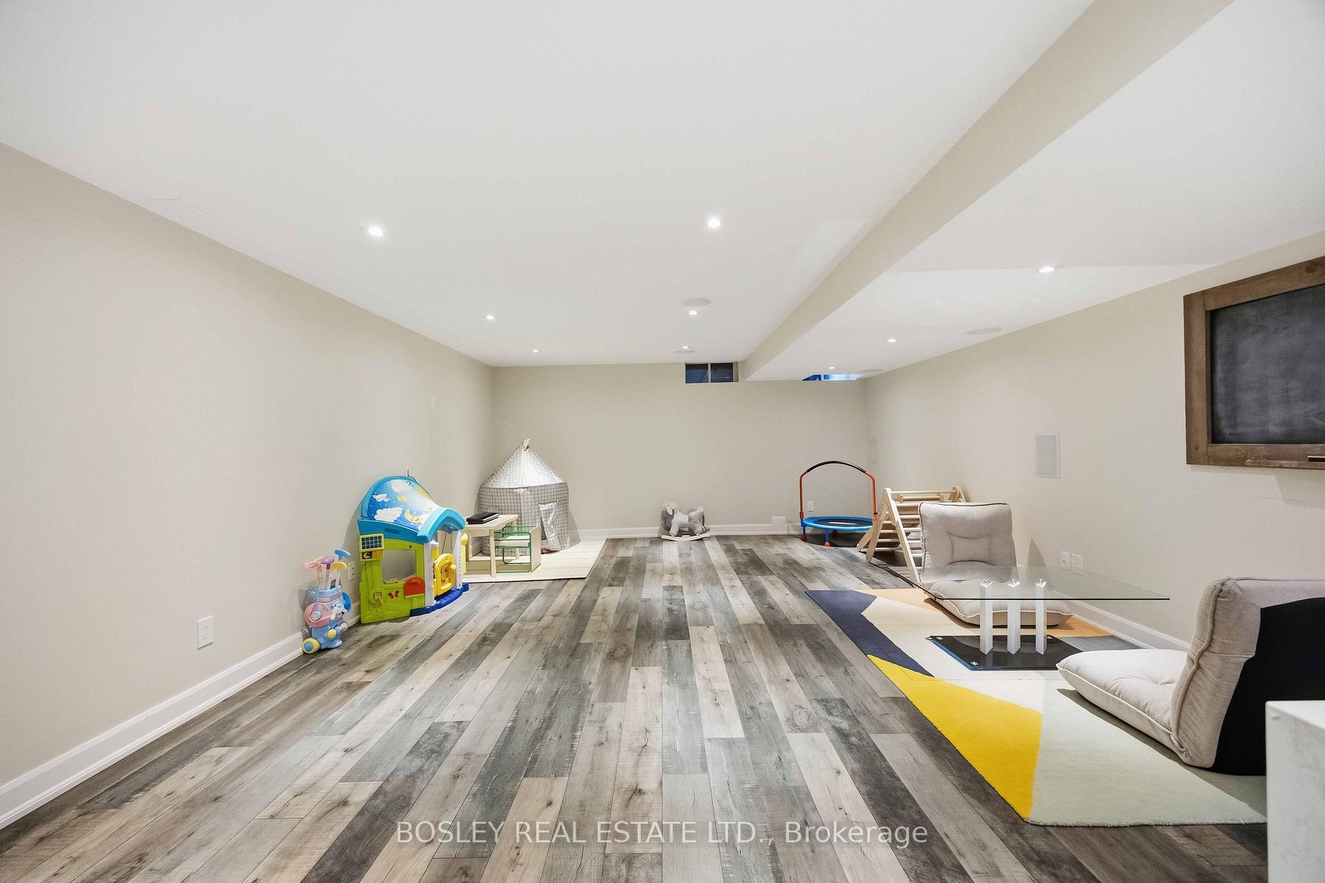 Photo 23 of 39 Alexie Way, Vaughan, Vellore Village — HOMEH