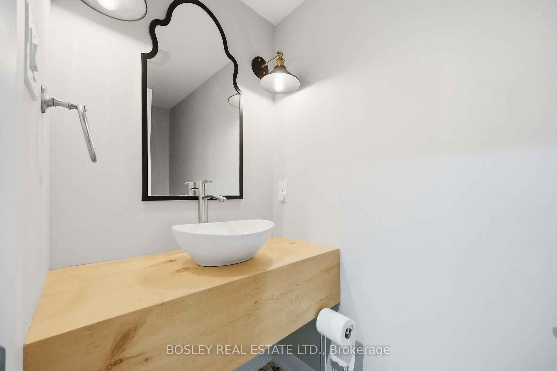Photo 26 of 39 Alexie Way, Vaughan, Vellore Village — HOMEH