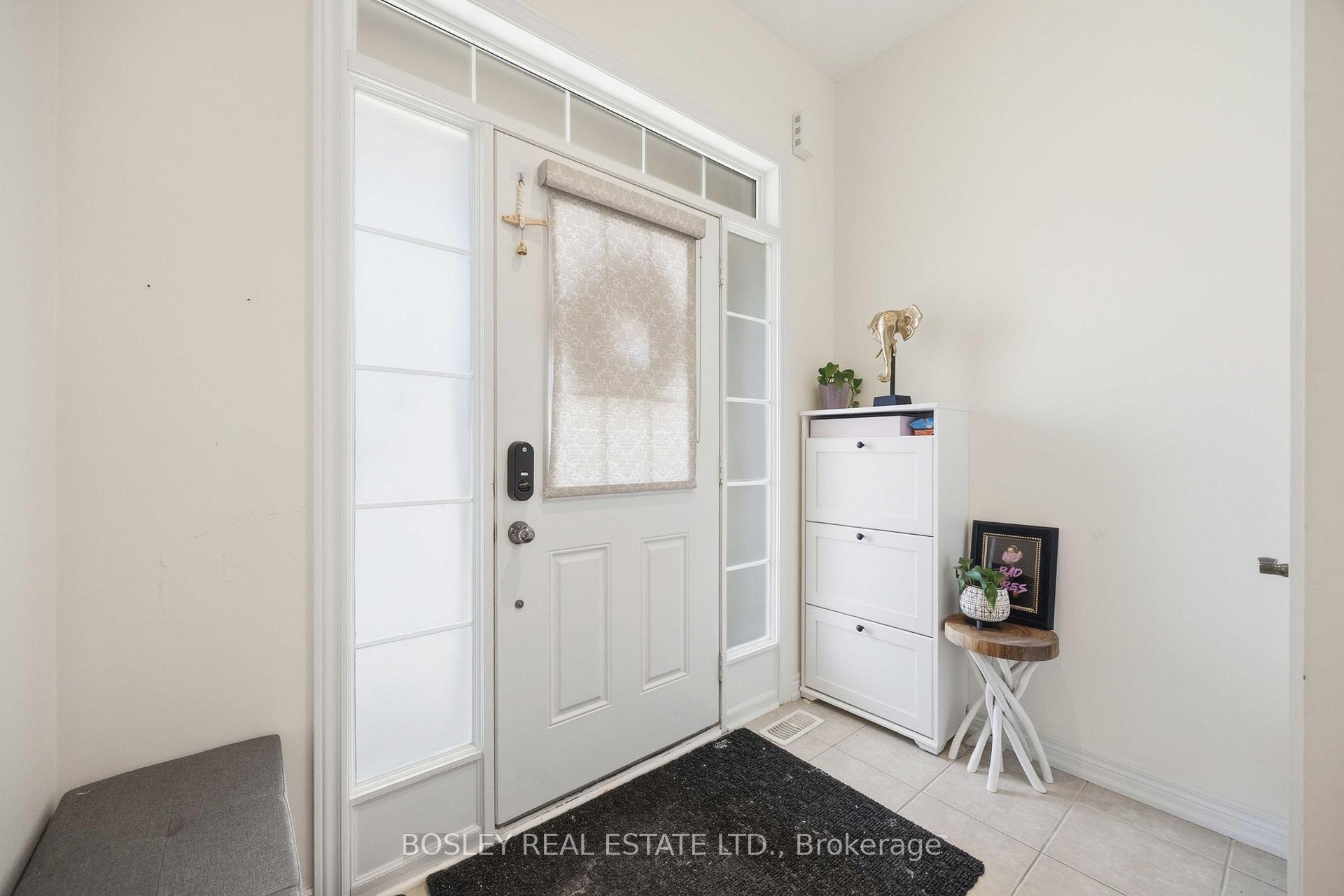 Photo 30 of 39 Alexie Way, Vaughan, Vellore Village — HOMEH