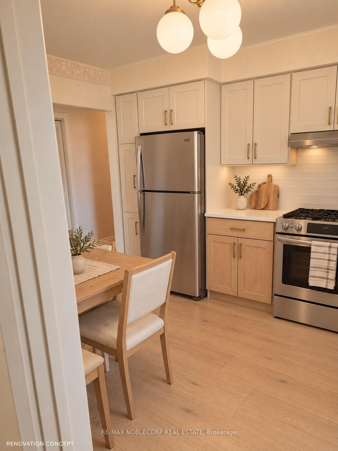 Photo 10 of 5 Conamore Crescent, North York, York University Heights — HOMEH