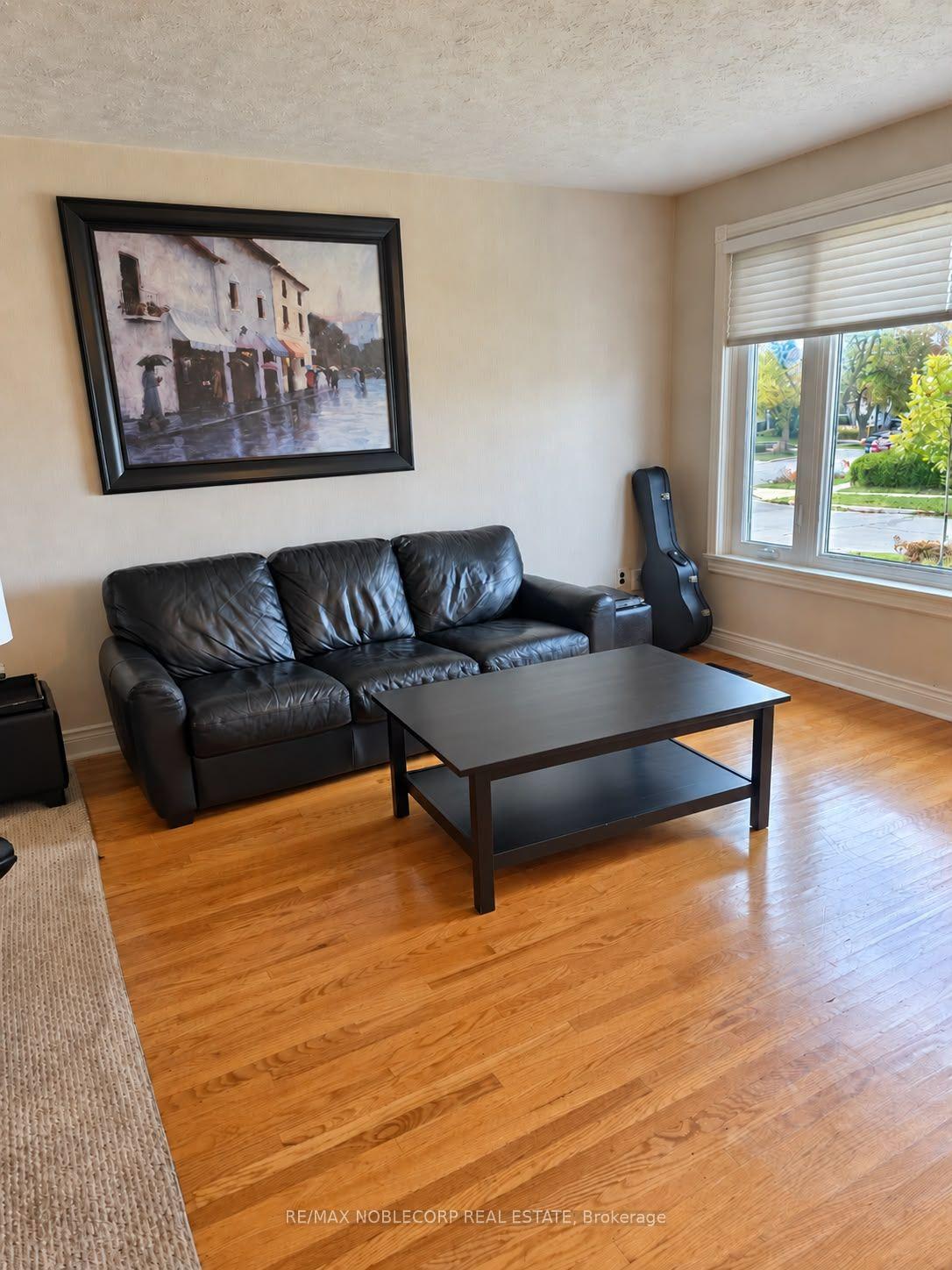 Photo 3 of 5 Conamore Crescent, North York, York University Heights — HOMEH