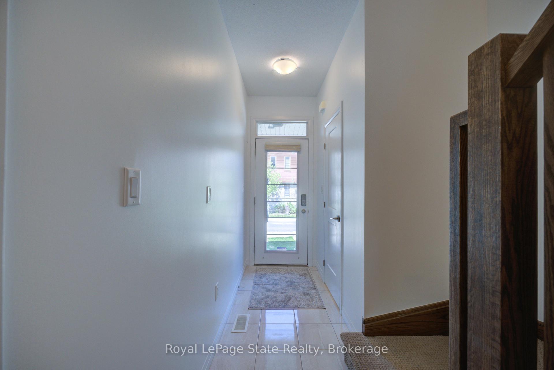 Photo 2 of Unit 23, 30 Times Square Boulevard, Hamilton, Stoney Creek Mountain — HOMEH