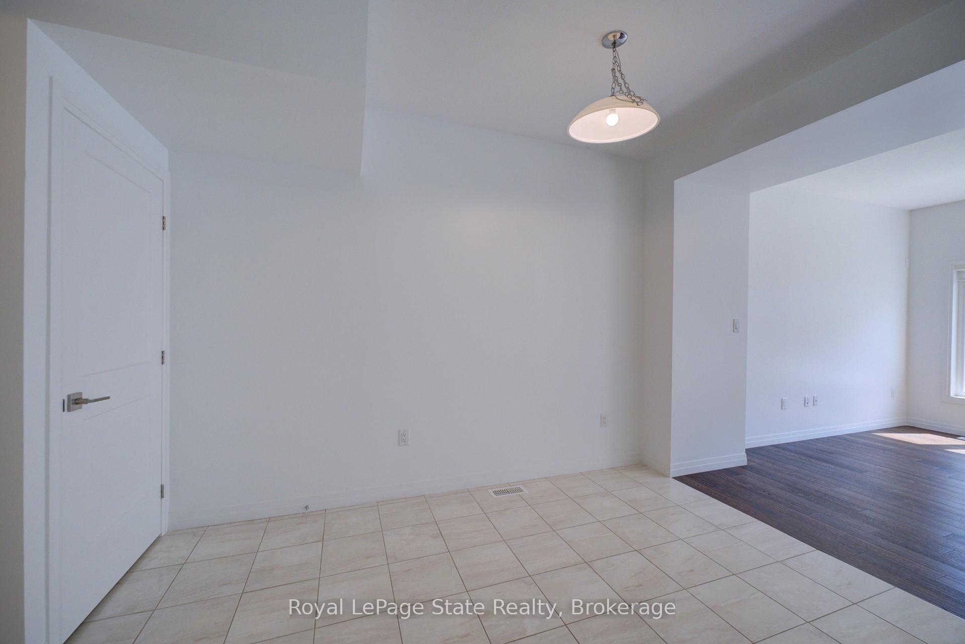 Photo 5 of Unit 23, 30 Times Square Boulevard, Hamilton, Stoney Creek Mountain — HOMEH