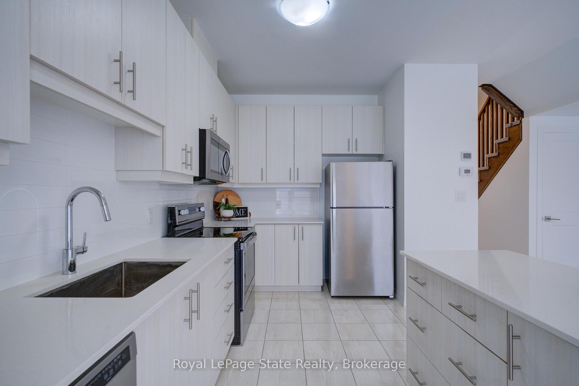 Photo 13 of Unit 23, 30 Times Square Boulevard, Hamilton, Stoney Creek Mountain — HOMEH