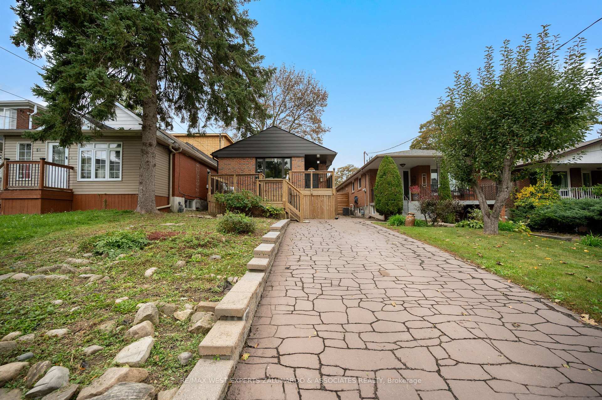 Photo 3 of 56 Roxaline Street, Etobicoke, Humber Heights — HOMEH