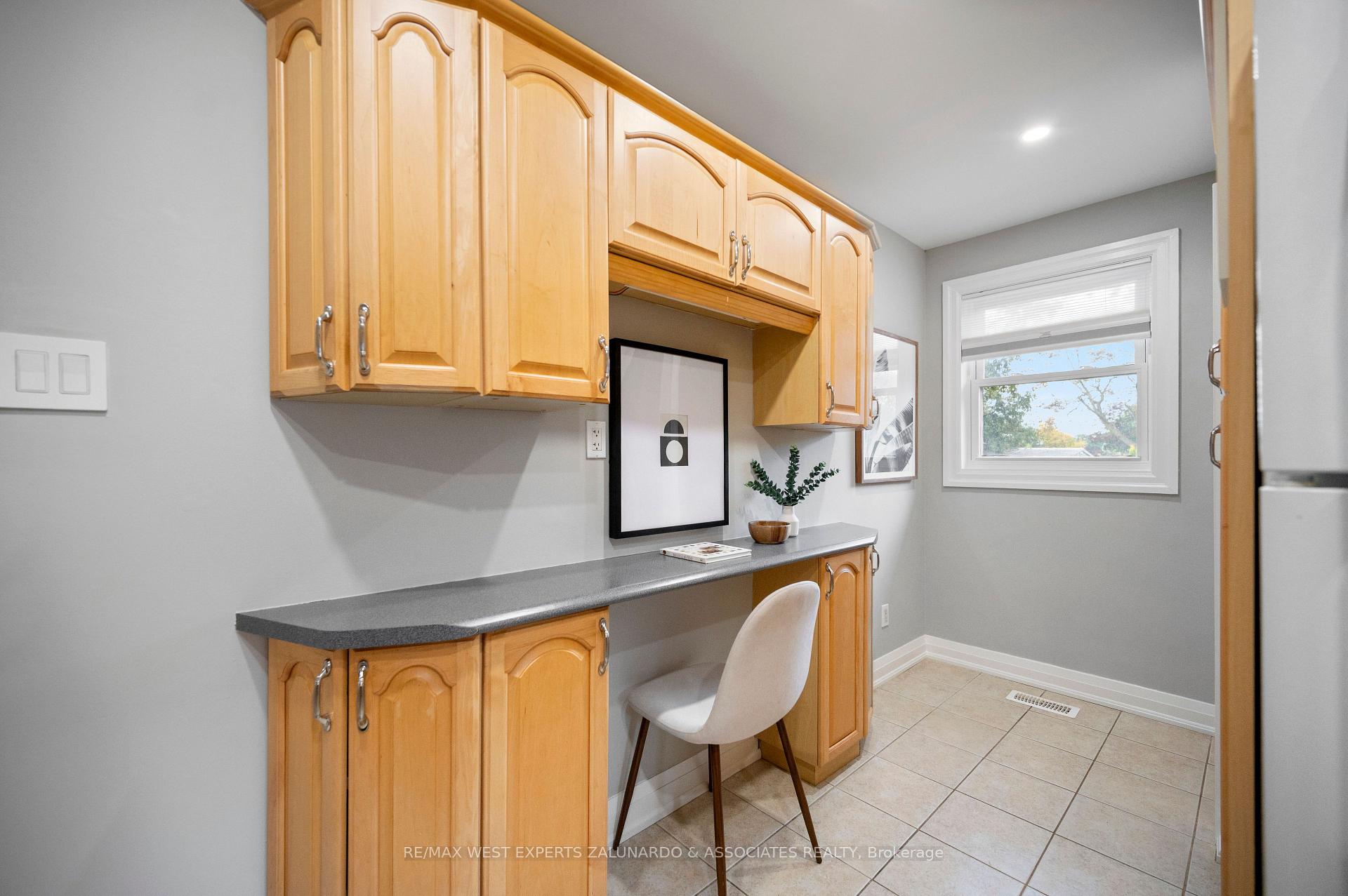 Photo 24 of 56 Roxaline Street, Etobicoke, Humber Heights — HOMEH