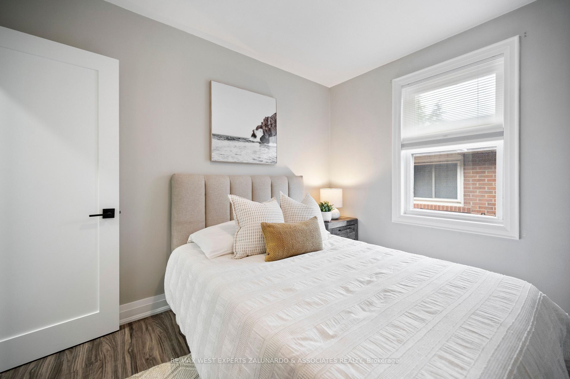 Photo 31 of 56 Roxaline Street, Etobicoke, Humber Heights — HOMEH