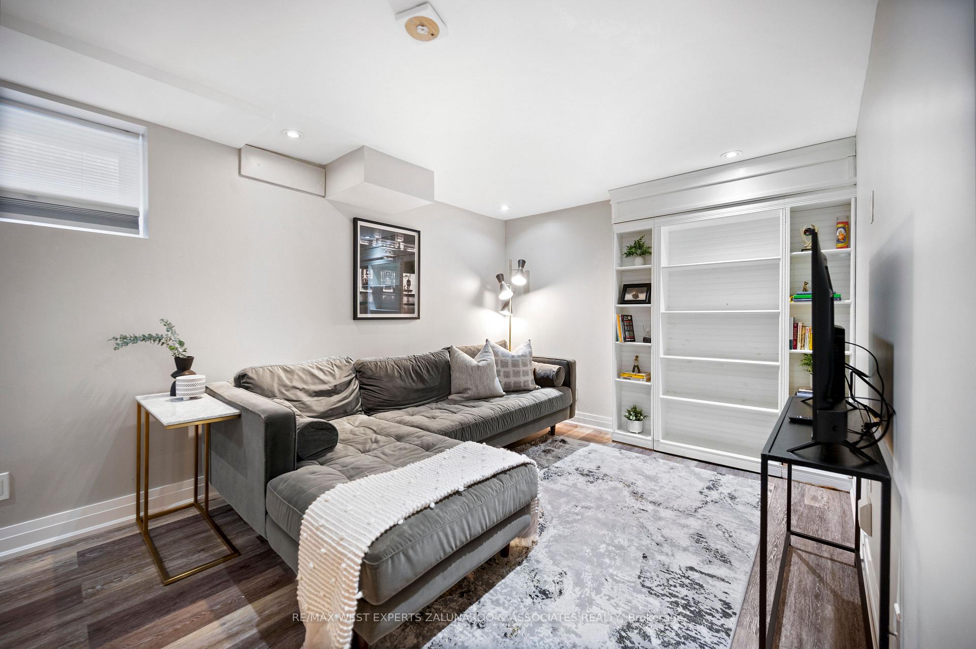 Photo 38 of 56 Roxaline Street, Etobicoke, Humber Heights — HOMEH