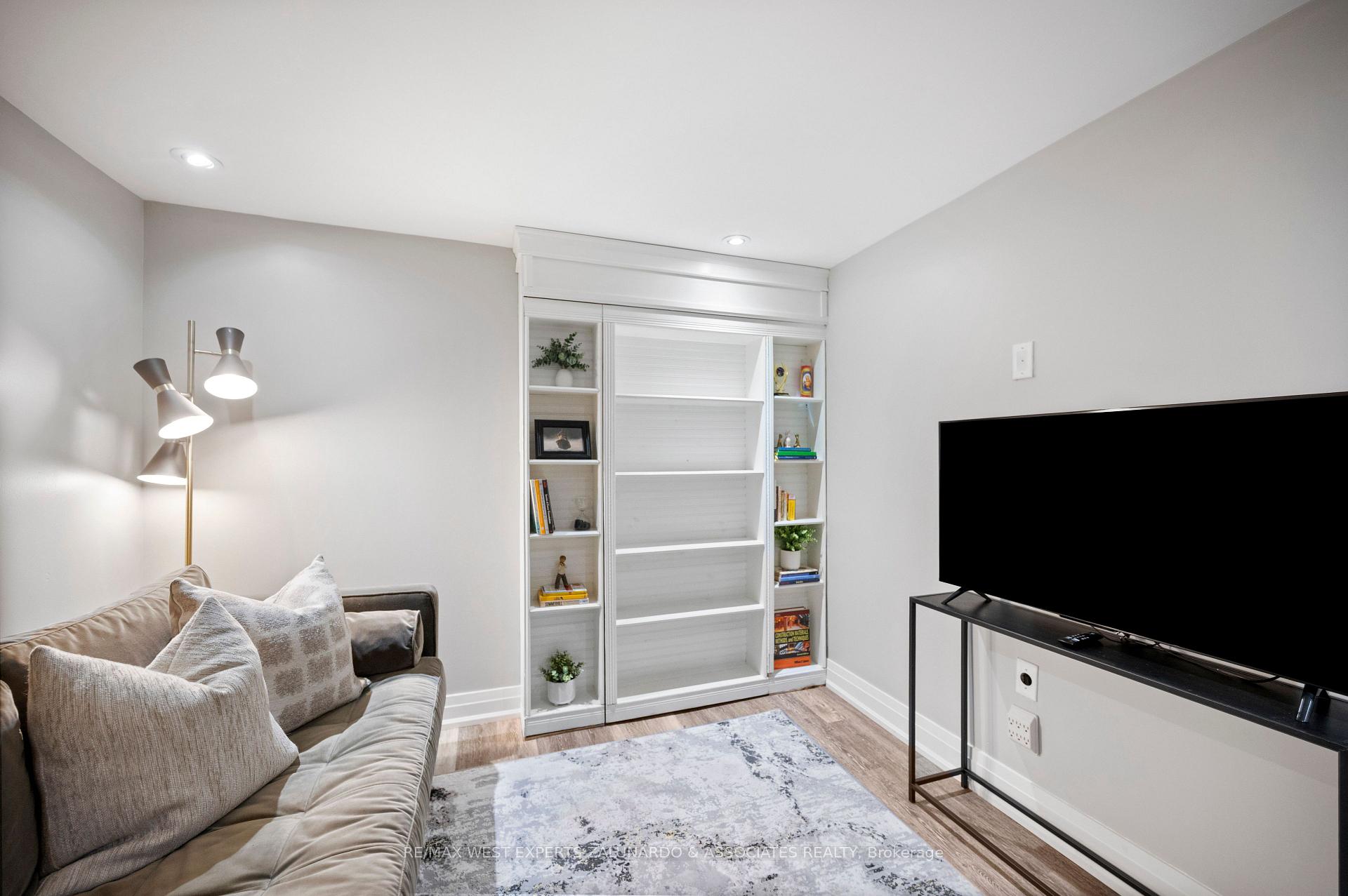 Photo 40 of 56 Roxaline Street, Etobicoke, Humber Heights — HOMEH