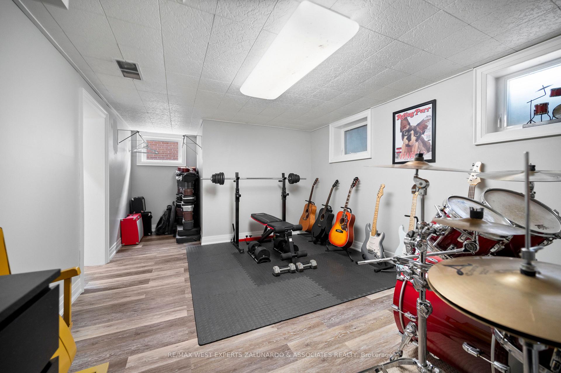 Photo 43 of 56 Roxaline Street, Etobicoke, Humber Heights — HOMEH