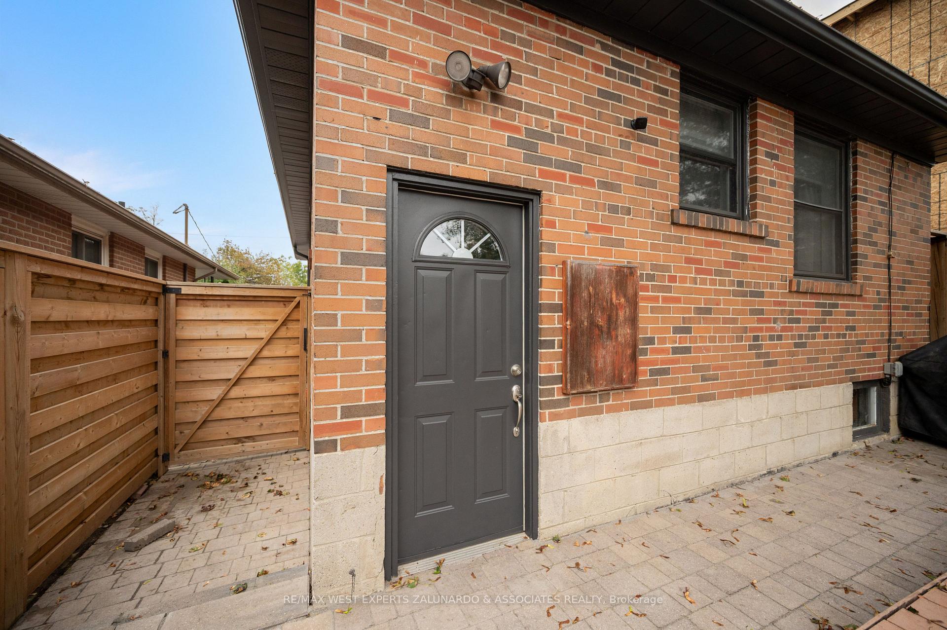 Photo 46 of 56 Roxaline Street, Etobicoke, Humber Heights — HOMEH