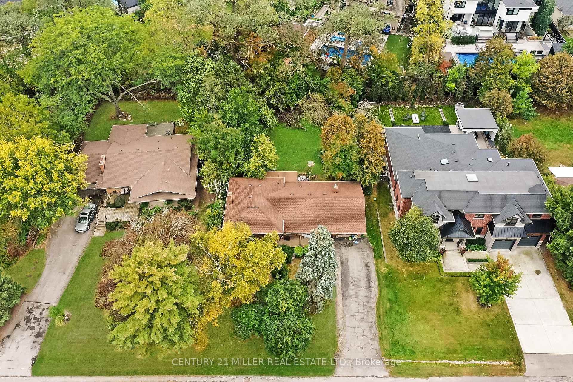 Photo 3 of 1342 Sedgewick Crescent, Oakville, Southwest — HOMEH