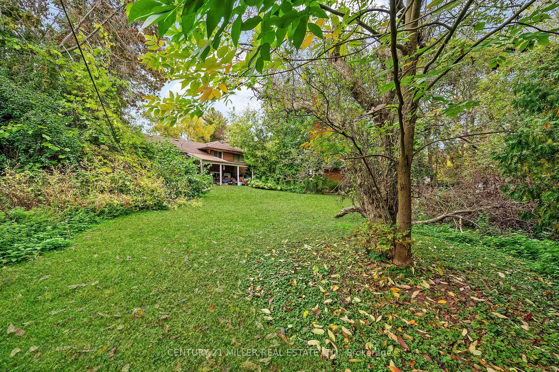 Photo 8 of 1342 Sedgewick Crescent, Oakville, Southwest — HOMEH