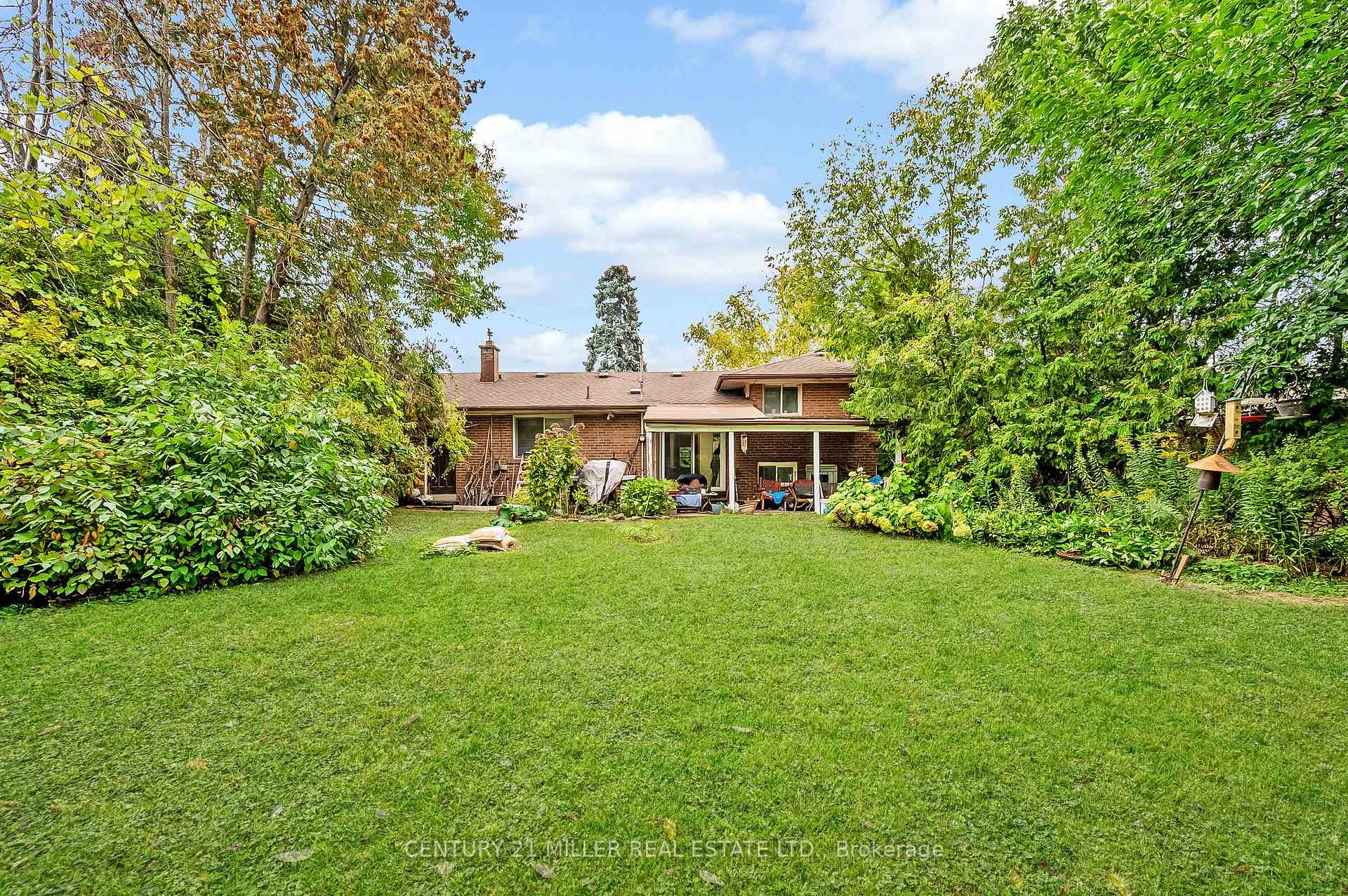 Photo 9 of 1342 Sedgewick Crescent, Oakville, Southwest — HOMEH