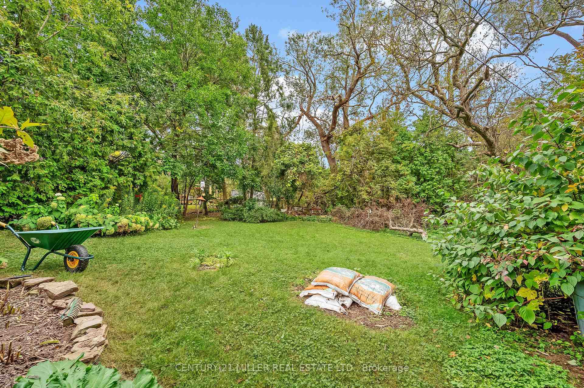 Photo 12 of 1342 Sedgewick Crescent, Oakville, Southwest — HOMEH
