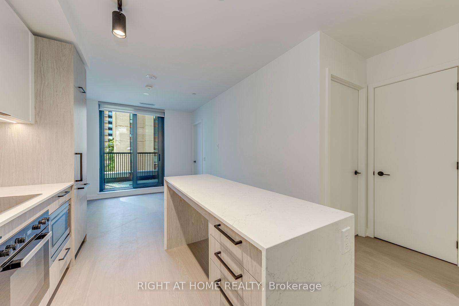 Photo 9 of Unit 837, 91 Montclair Avenue, Toronto, Forest Hill South — HOMEH