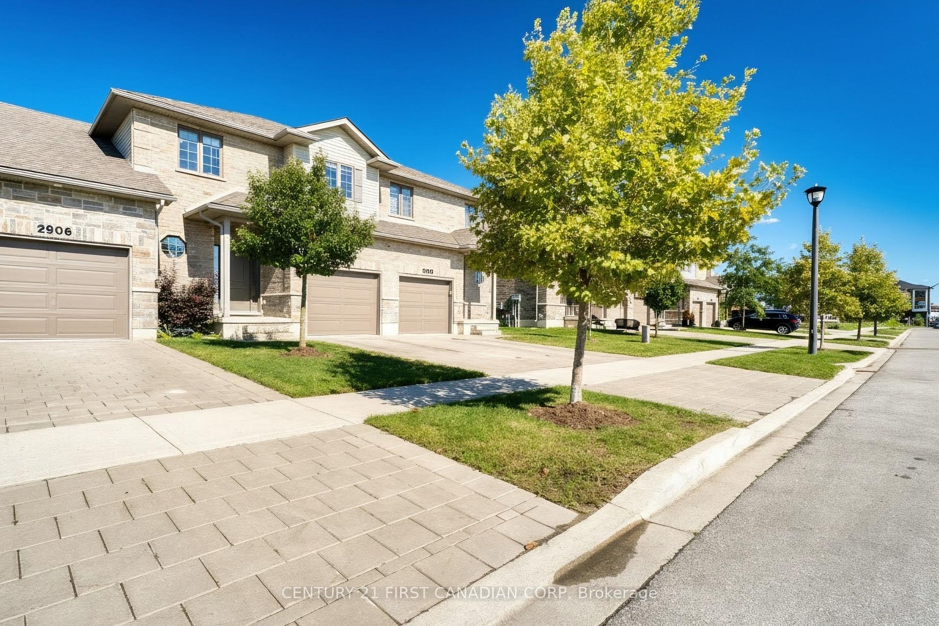 Photo 4 of Unit 47, 2902 Tokala Trail, London, North S — HOMEH
