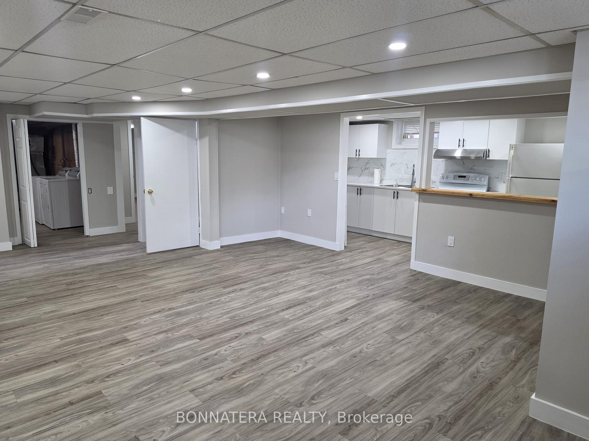 Photo 3 of 14 Northwood Drive, Brampton, Northwood Park — HOMEH