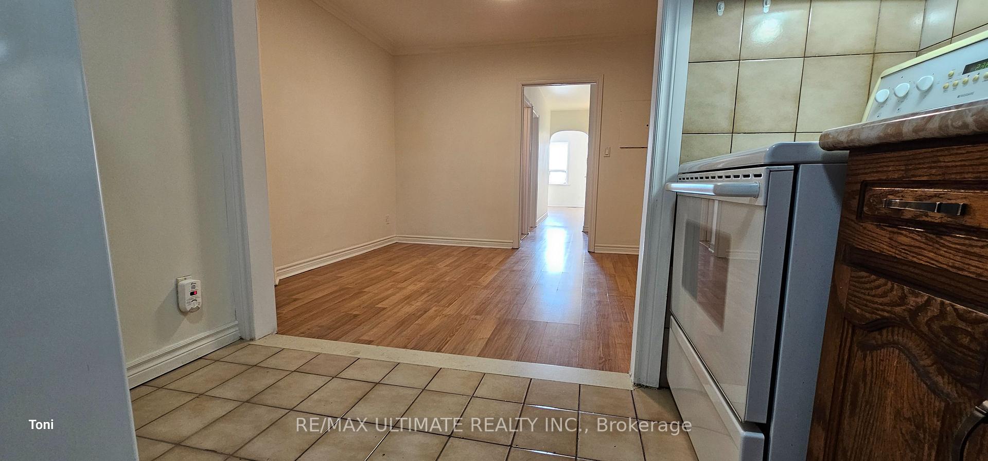 Photo 8 of Unit 2nd floor, 568 Rogers Road, Toronto, Keelesdale-Eglinton West — HOMEH