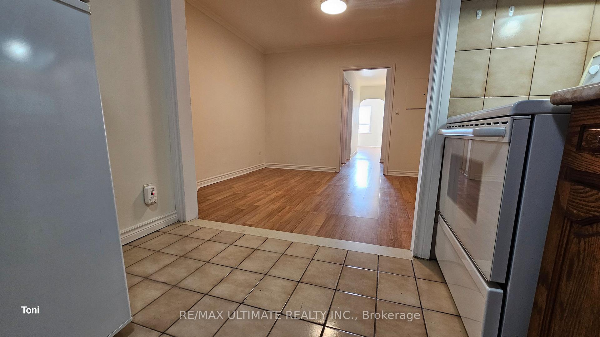 Photo 9 of Unit 2nd floor, 568 Rogers Road, Toronto, Keelesdale-Eglinton West — HOMEH