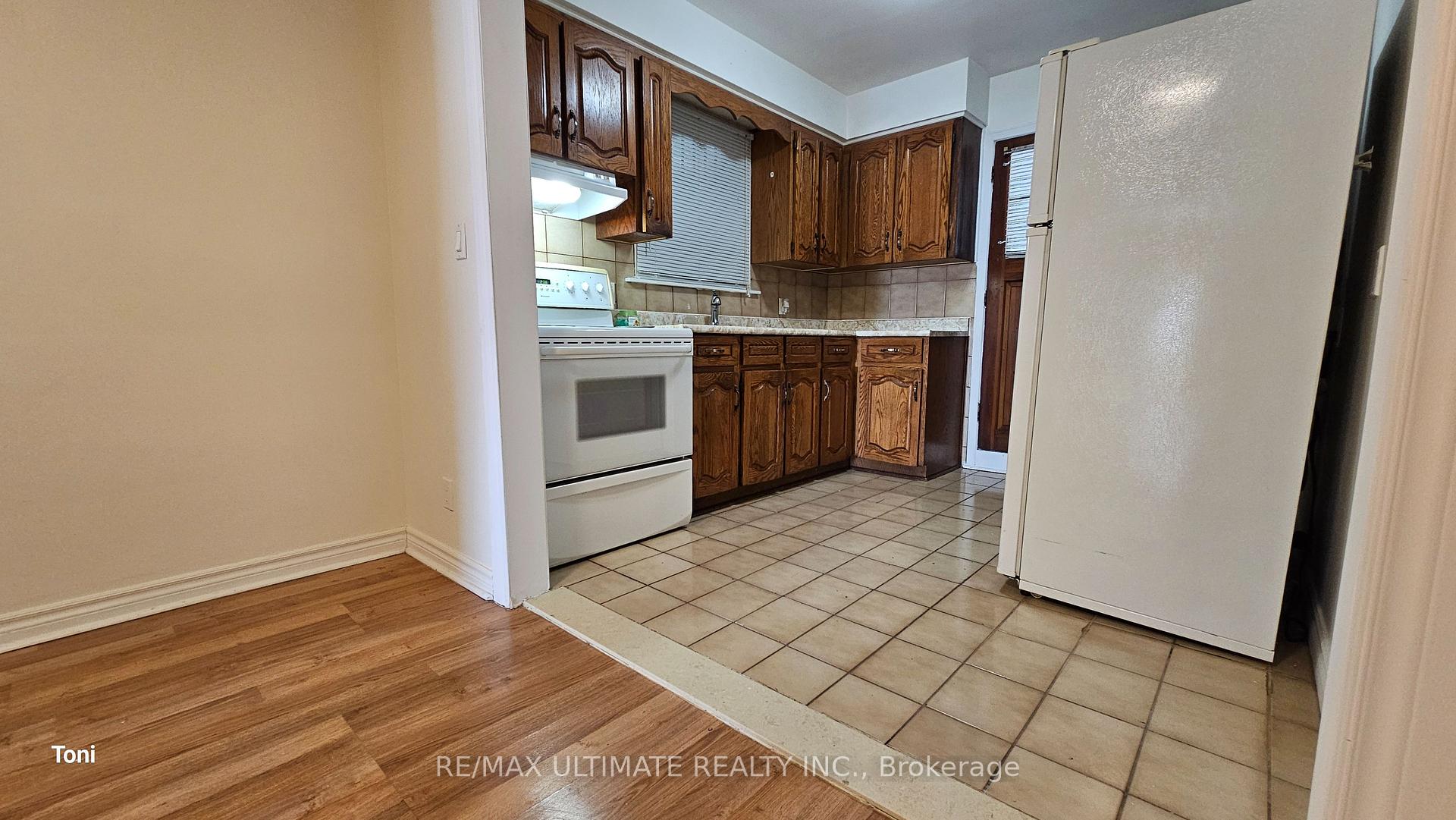 Photo 11 of Unit 2nd floor, 568 Rogers Road, Toronto, Keelesdale-Eglinton West — HOMEH