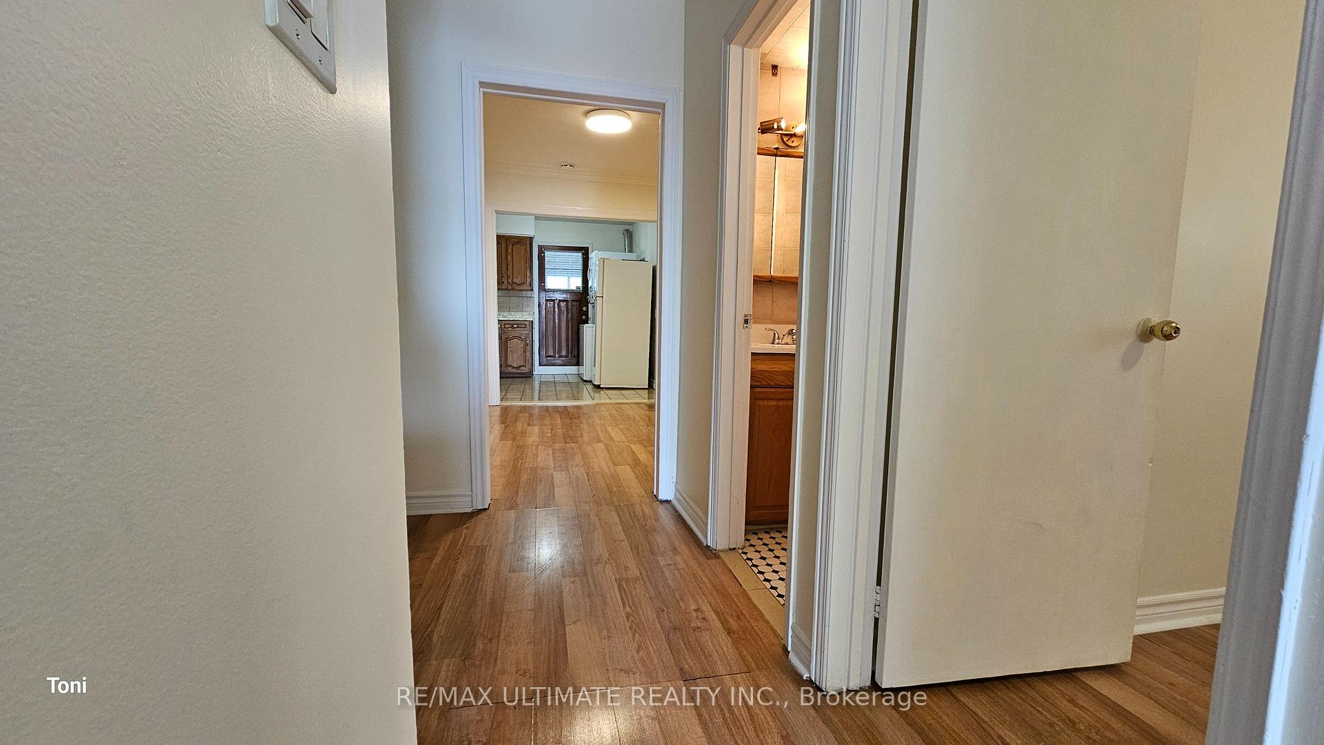 Photo 20 of Unit 2nd floor, 568 Rogers Road, Toronto, Keelesdale-Eglinton West — HOMEH