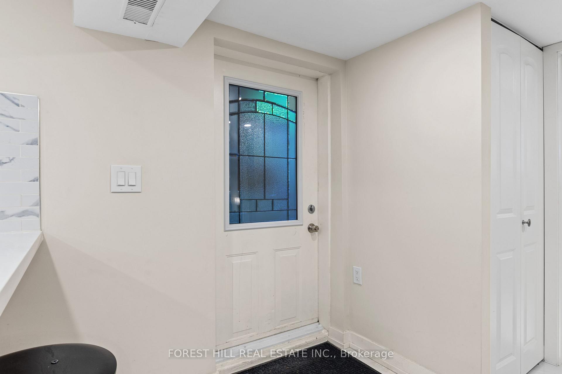 Photo 2 of Unit Lower, 53 Meadowbank Road, Etobicoke, Islington-City Centre West — HOMEH