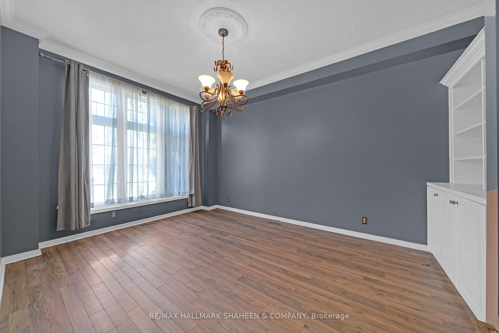 Photo 3 of 1529 Skyview Street, Oshawa, Taunton — HOMEH