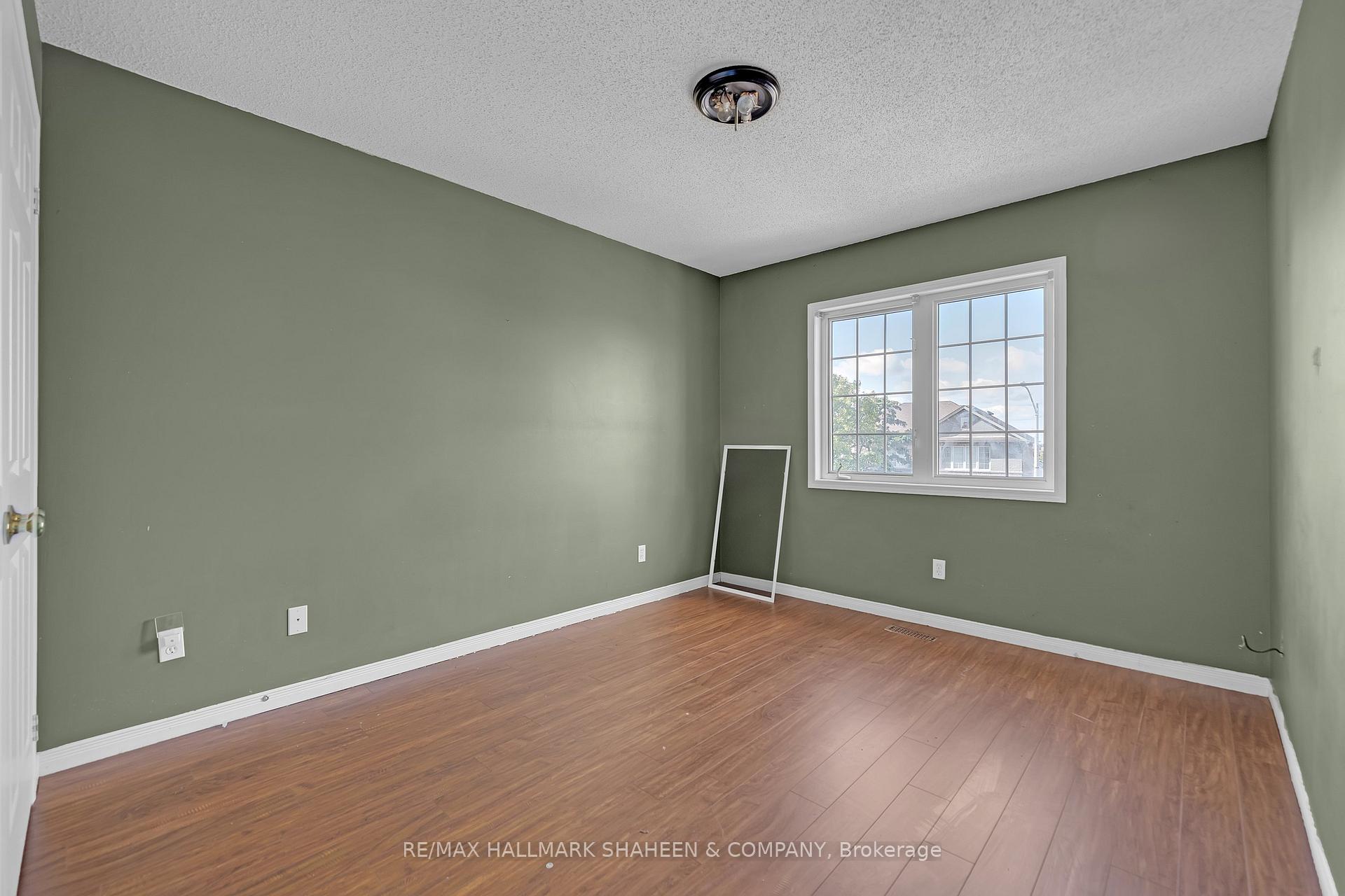 Photo 22 of 1529 Skyview Street, Oshawa, Taunton — HOMEH