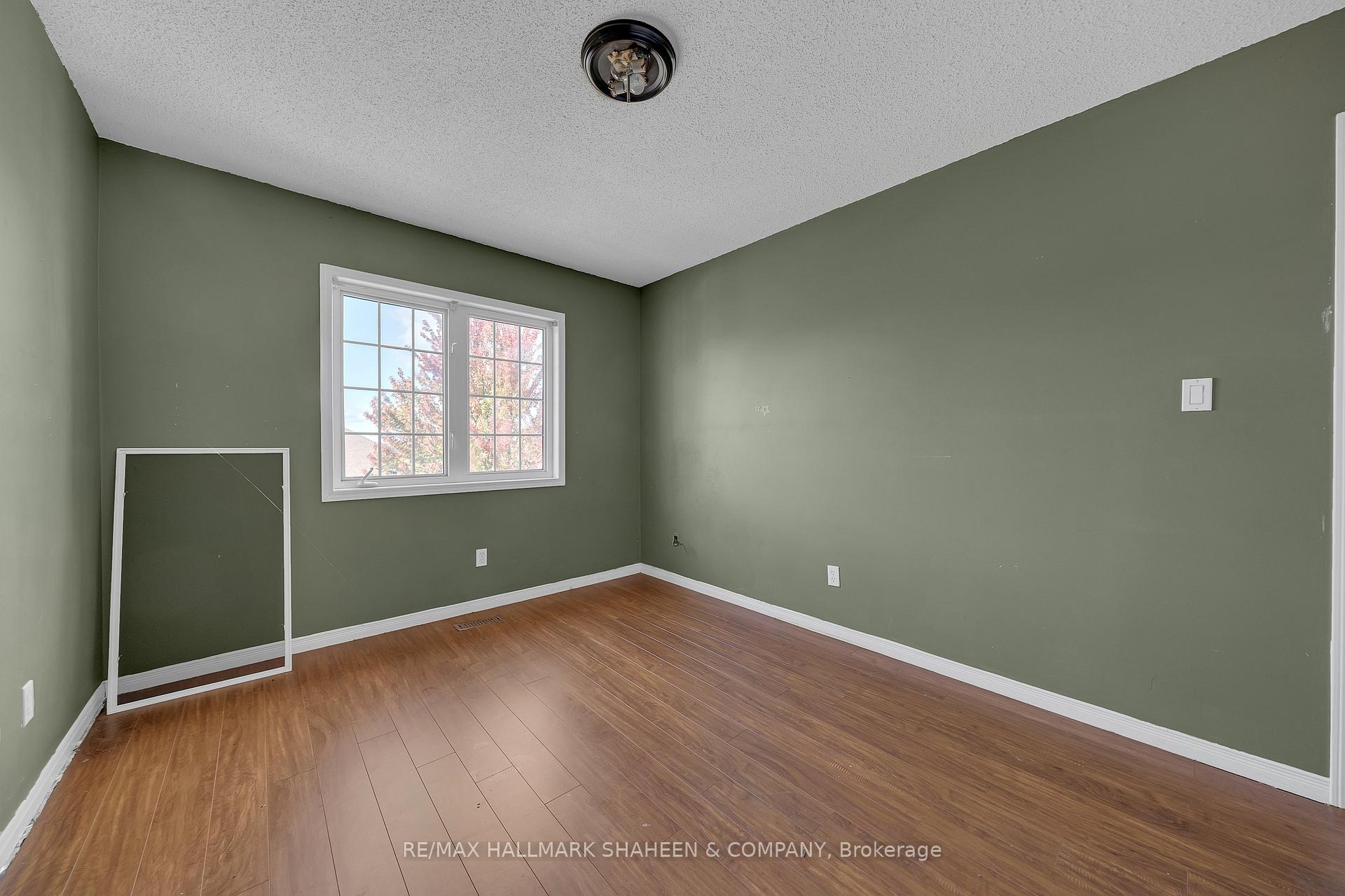 Photo 23 of 1529 Skyview Street, Oshawa, Taunton — HOMEH