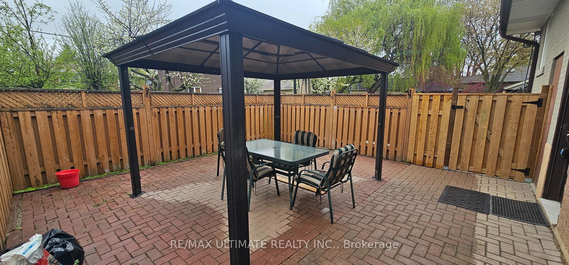 Photo 16 of Unit Basement, 136 Rustic Road, North York, Rustic — HOMEH