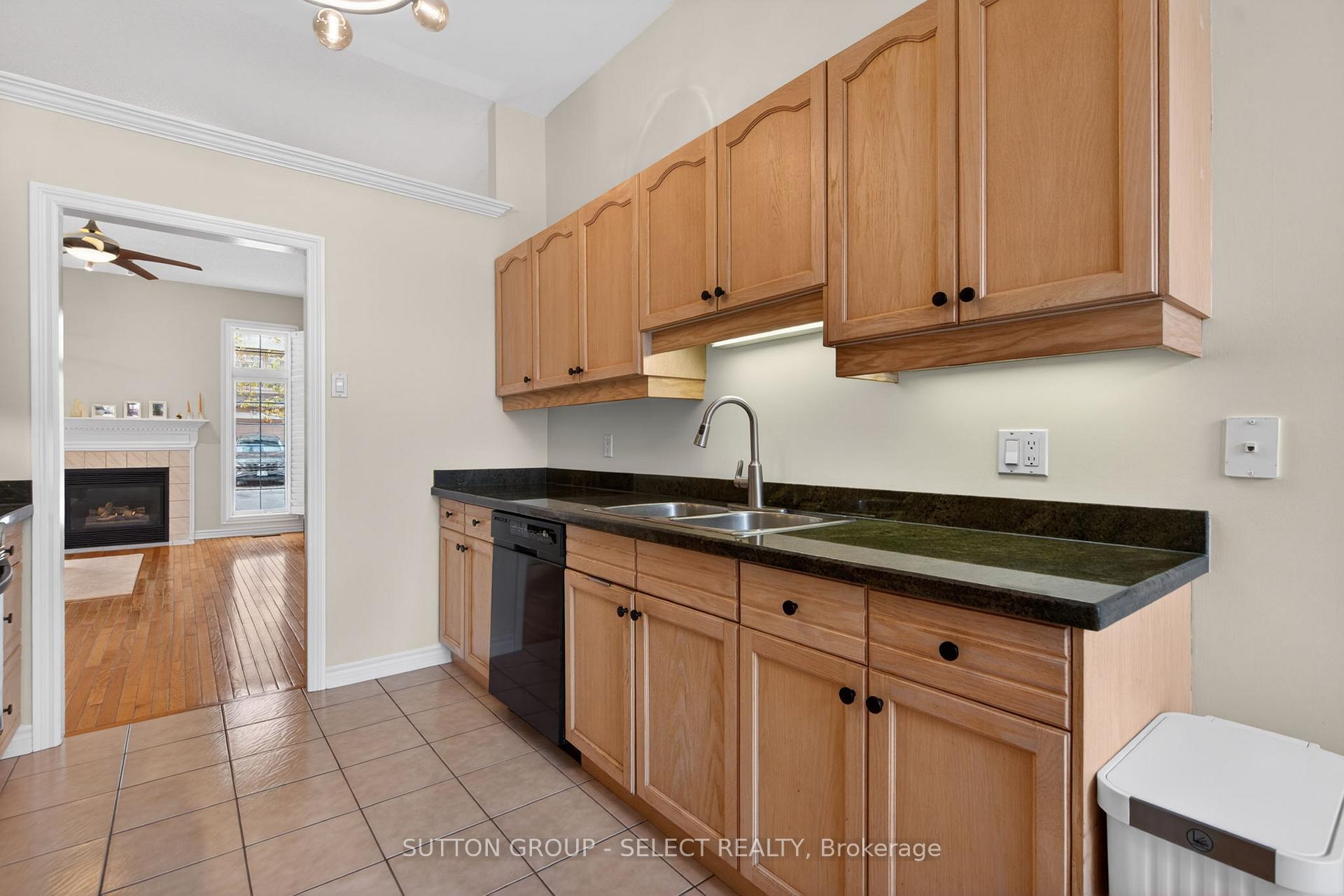 Photo 8 of Unit 5, 270 North Centre Road, London, North R — HOMEH