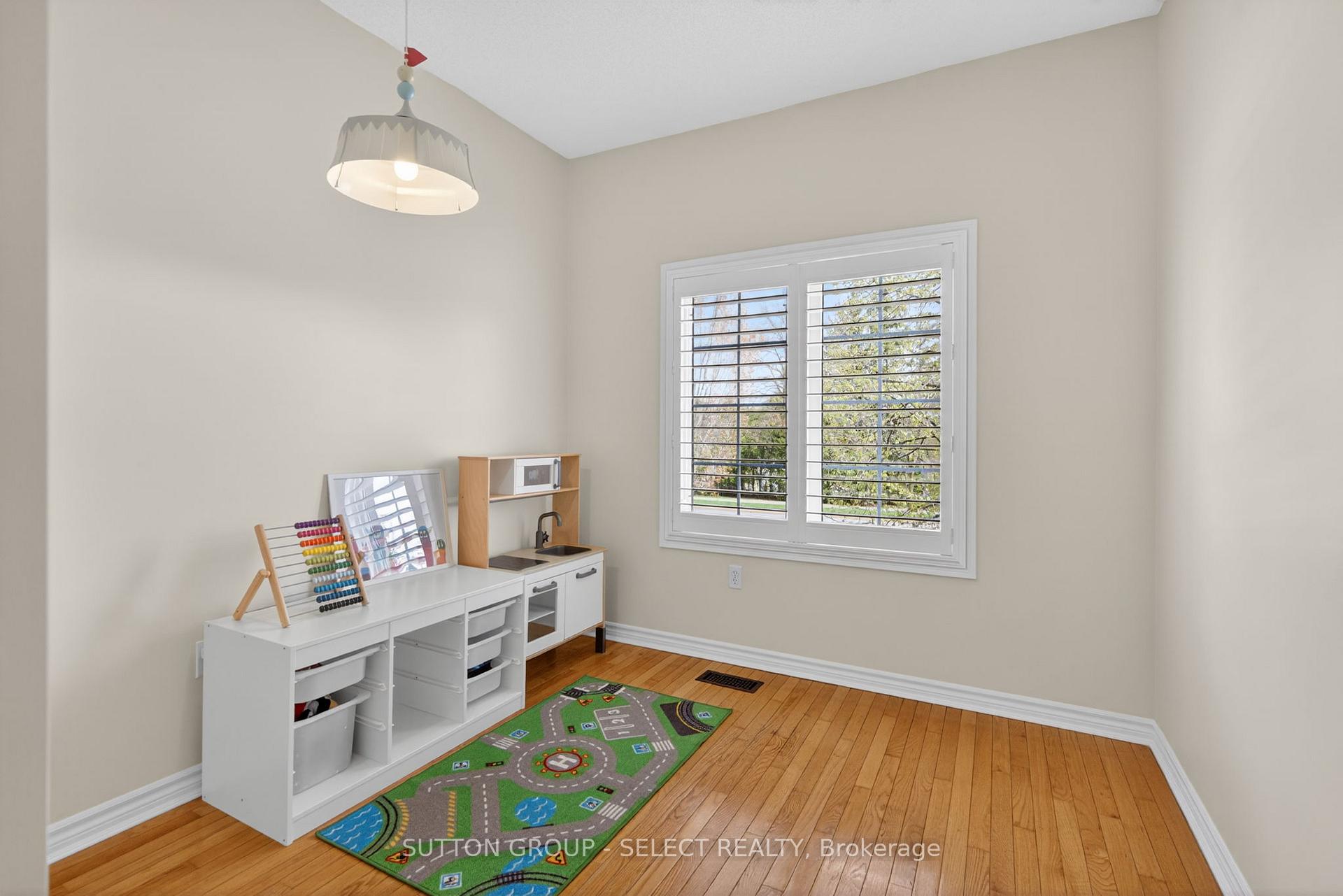 Photo 13 of Unit 5, 270 North Centre Road, London, North R — HOMEH