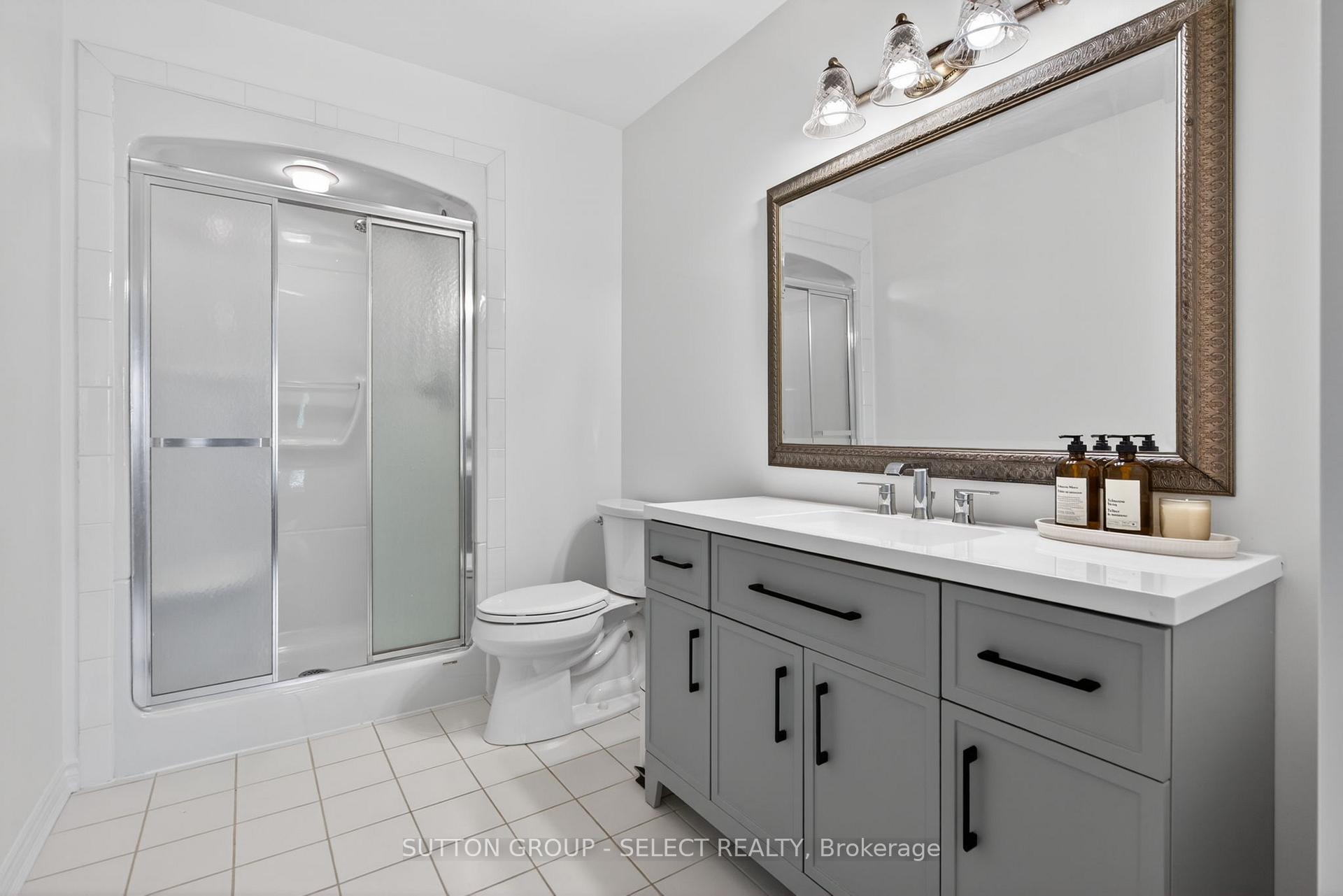 Photo 17 of Unit 5, 270 North Centre Road, London, North R — HOMEH