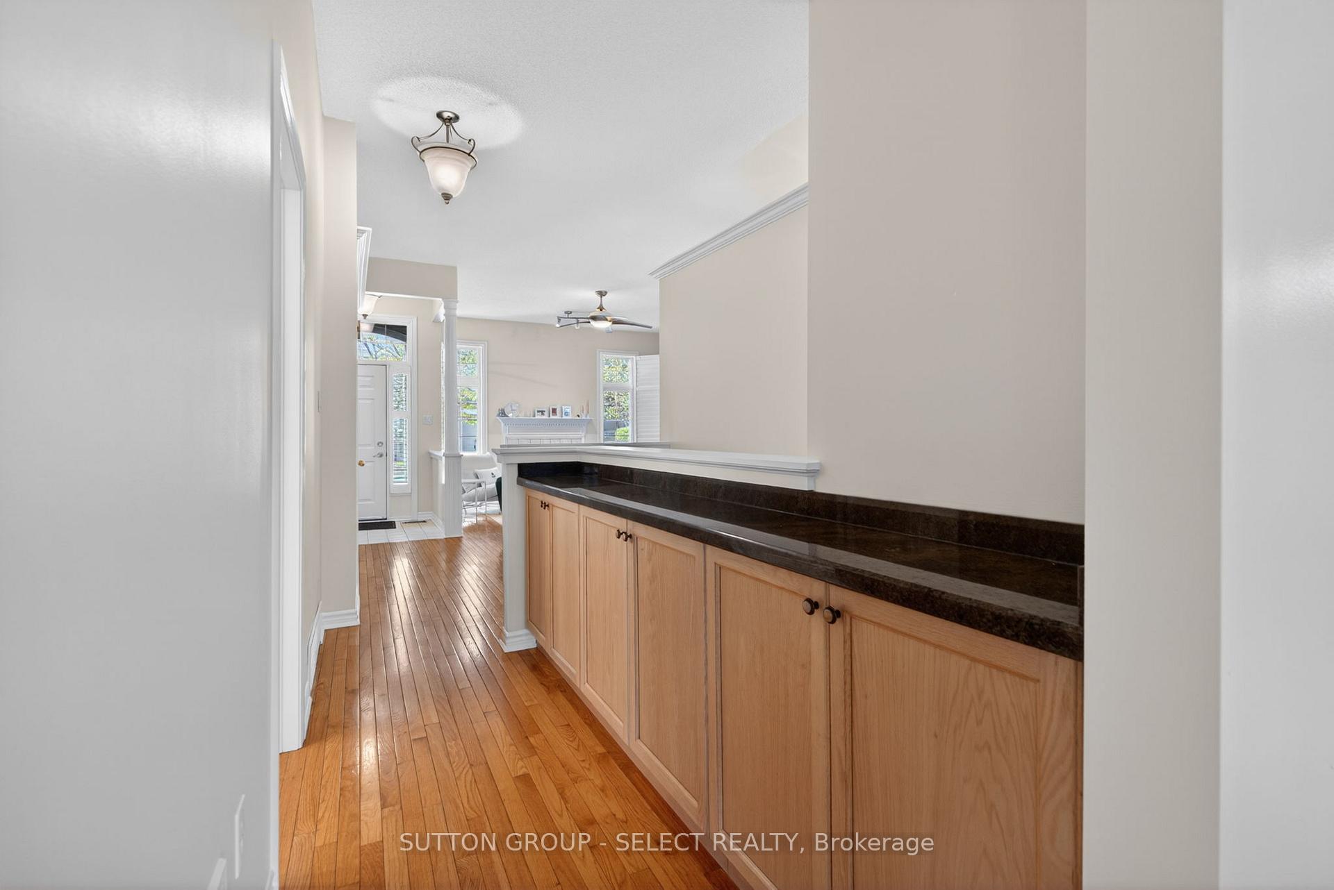 Photo 23 of Unit 5, 270 North Centre Road, London, North R — HOMEH