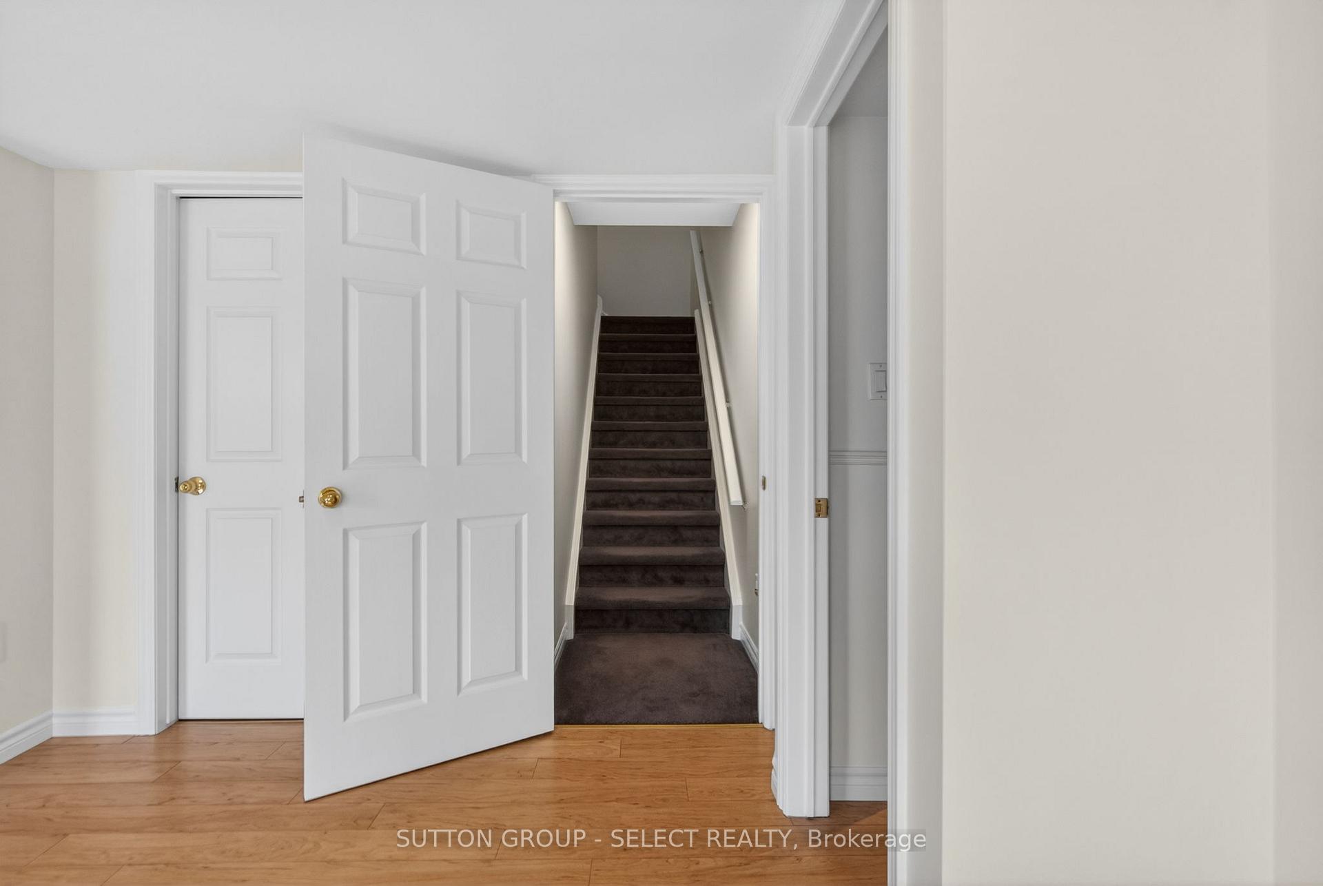 Photo 24 of Unit 5, 270 North Centre Road, London, North R — HOMEH