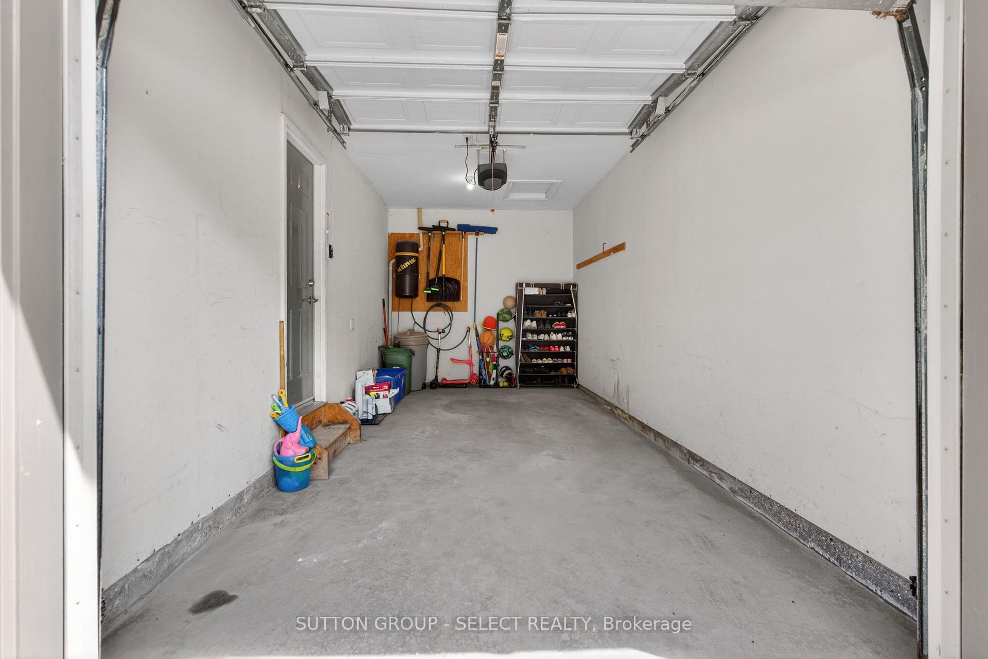 Photo 32 of Unit 5, 270 North Centre Road, London, North R — HOMEH